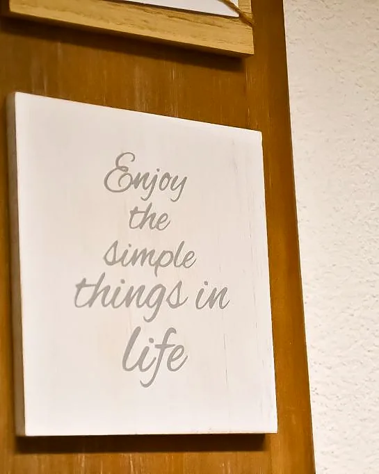 Bild mit dem Spruch Enjoy the simple things in life